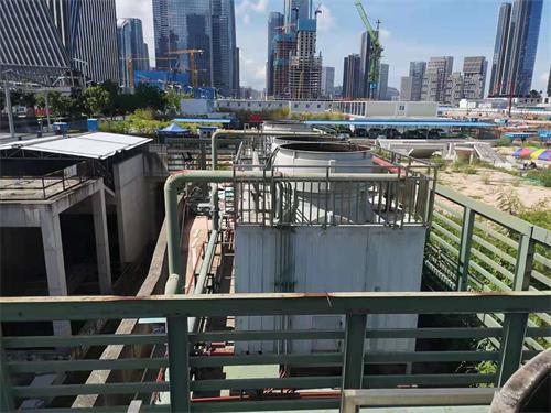 橫流式冷卻塔為何要防白霧？